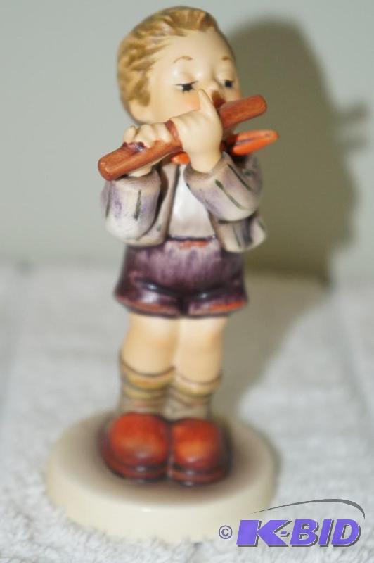 lot 240 image: Exclusive 1984 Edition #11 For Members of the Goebel Collectors Club M.I. Hummel Figurine