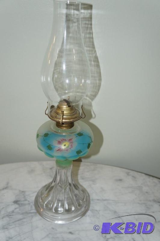 lot 269 image: Vintage Hand Painted Oil Lamp
