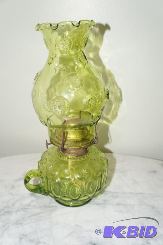 lot 277 image: Vintage Green Glass Oil Lamp