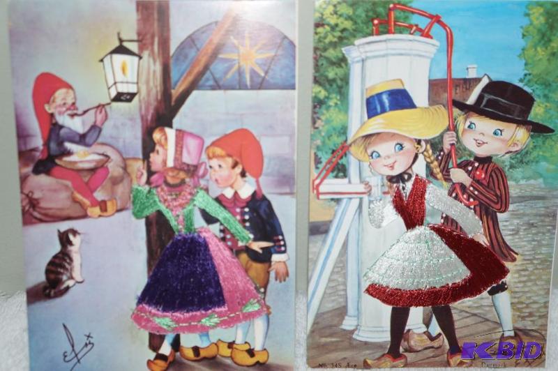 lot 292 image: Lot of 2 Vintage Embroidered Post Cards