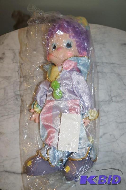 lot 34 image: Toto 1986 Precious Moments Doll in UNOPENED PACKAGING