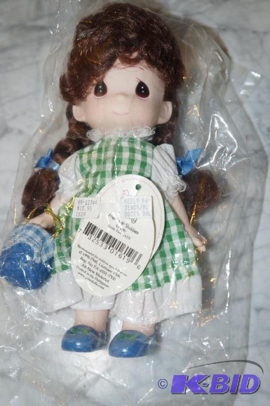 lot 44 image: Keely from the Friends & Buddies Green Series in UNOPENED PACKAGING