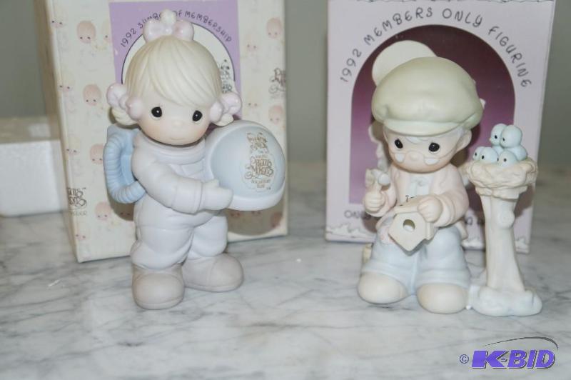 lot 73 image: Lot of 2 1992 Members Only Precious Moments Figurines