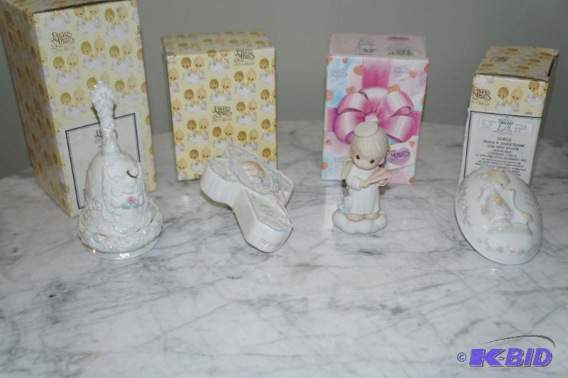 lot 95 image: Lot of 4 Precious Moments Figurines - Including 2 Nightlights & Bell