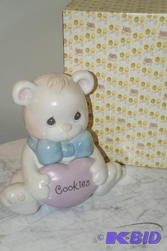 lot 99 image: Precious Moments 1993 BearSig Store Cookie Jar