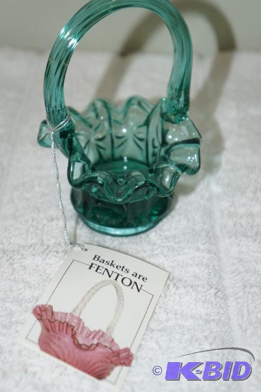 lot 102 image: Fenton Green Ruffled Edge Miniature Basket