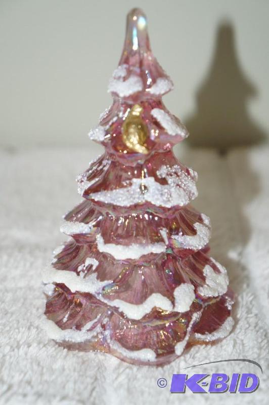 lot 103 image: Fenton Light Pink Christmas Tree