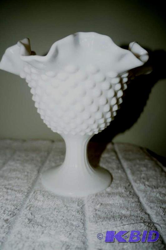 lot 134 image: Fenton Milk Glass Hobnail Pedestal Candy Dish