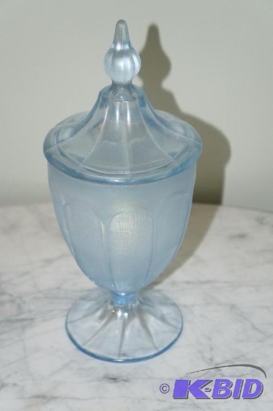 lot 15 image: Fenton Light Blue Candy Dish with Lid