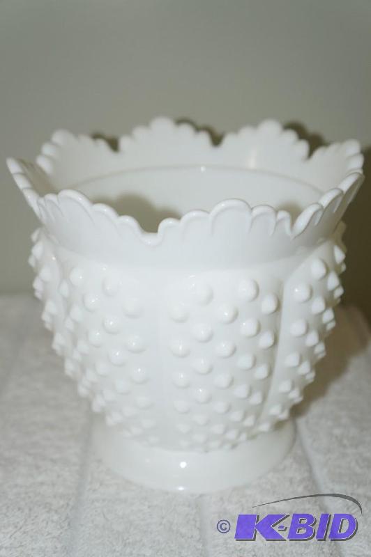 lot 152 image: Fenton Milk Glass Hobnail Vase