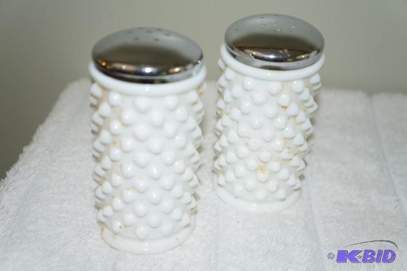 lot 159 image: Fenton Milk Glass Hobnail Salt & Pepper Shaker Set