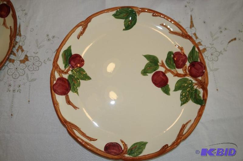 lot 175 image: Franciscan Apple Pattern 14 Serving Platter