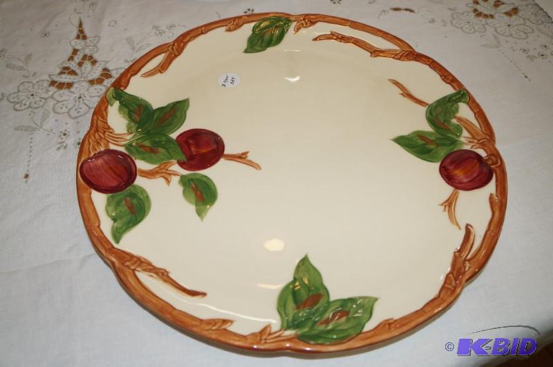 lot 177 image: Franciscan Apple Pattern 12.5 Serving Platter