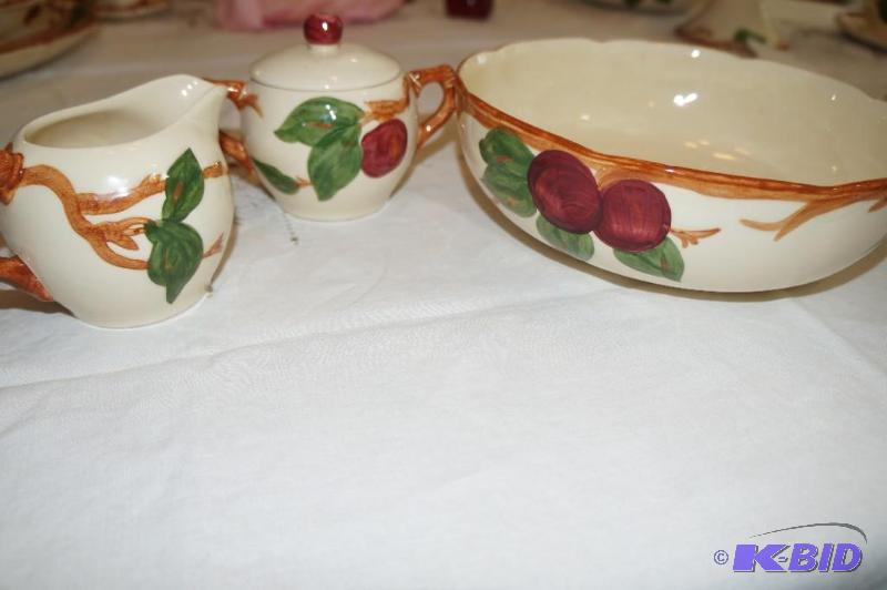 lot 179 image: Franciscan Apple Pattern 3 Piece Dinnerware Set
