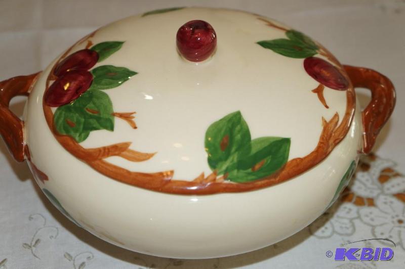 lot 191 image: Franciscan Apple Pattern Covered Casserole Dish