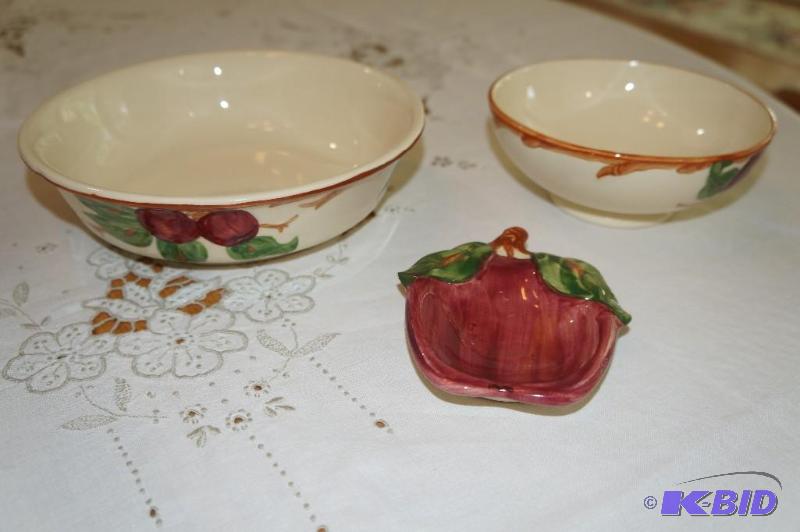 lot 198 image: Franciscan Apple Pattern 3 Piece Set