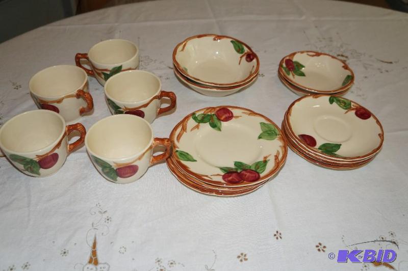 lot 201 image: Franciscan Double Apple Pattern w Square Stamped Franciscan on Bottom 17 Pc Dinnerware Set