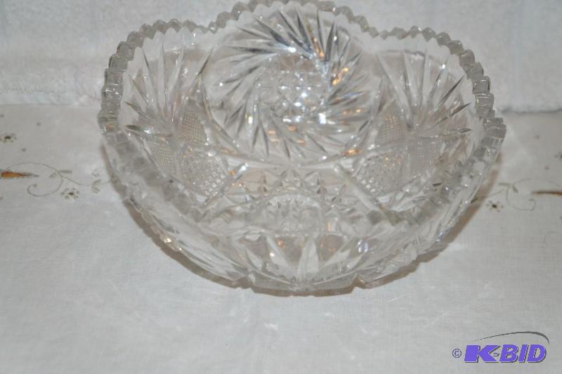 lot 256 image: 24% Lead Crystal Bowl
