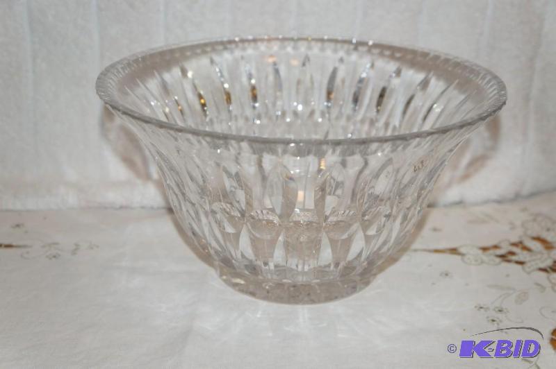 lot 261 image: 24% Lead Crystal Footed Bowl