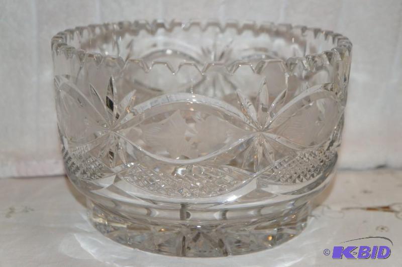 lot 262 image: 24% Lead Cut Crystal Footed Bowl