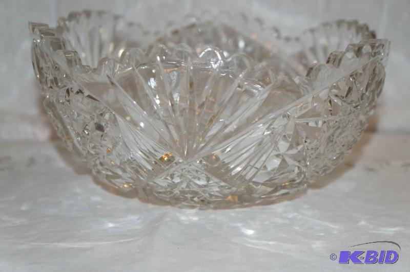 lot 263 image: 24% Lead Cut Crystal Bowl