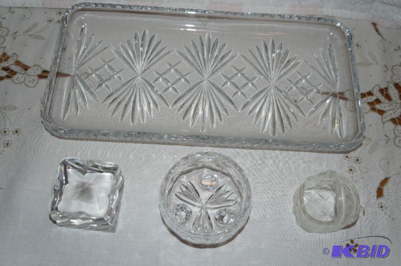 lot 272 image: Lot of 4 Crystal Pieces  Serving Platter, Paper Weight, Candy Dish & Basket