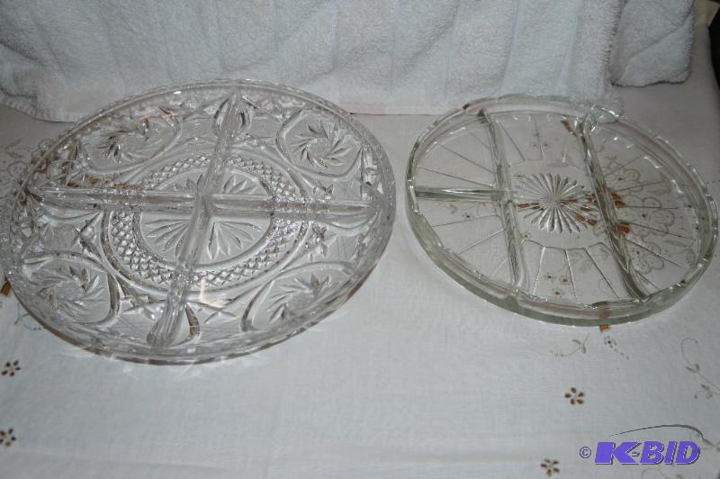 lot 283 image: Set of 2 Round Divided Four Piece Plates