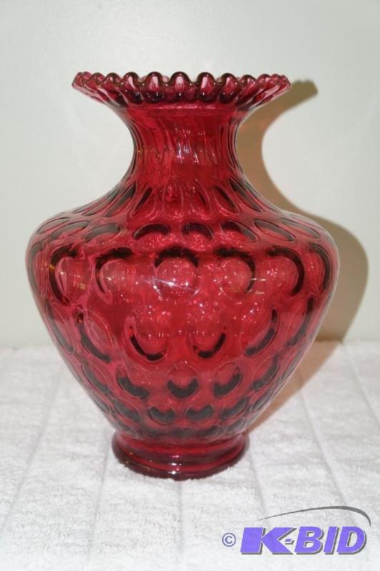 lot 43 image: Fenton Art Glass Cranberry Vase