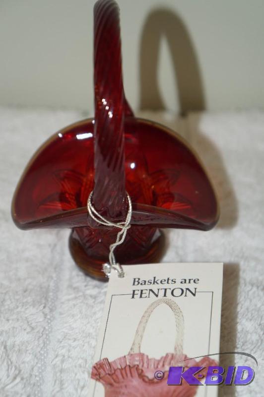 lot 46 image: Fenton Art Glass Red Basket