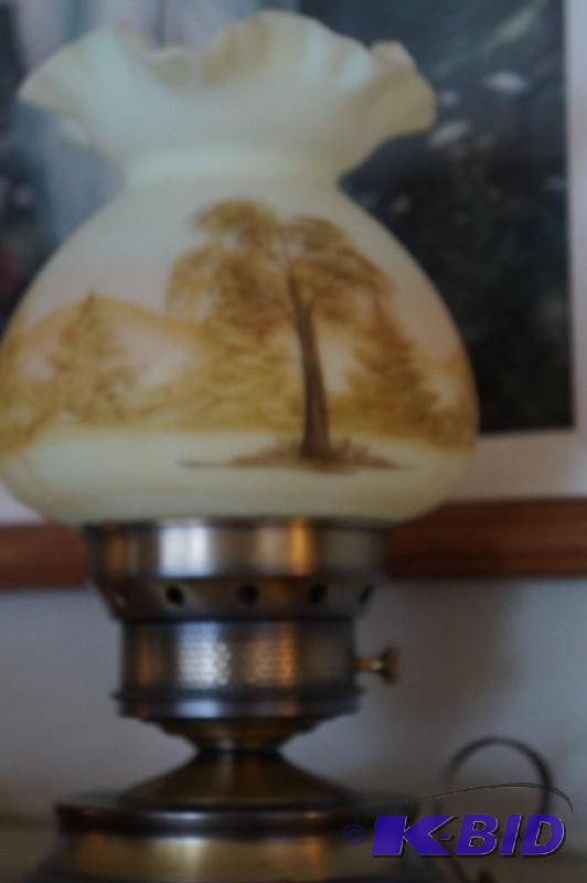 lot 51 image: Fenton Hand Painted Single Globe Electric Lamp