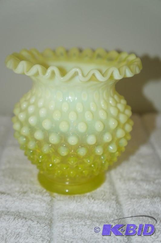 lot 59 image: Fenton Yellow & Opalescent Hobnail Vase