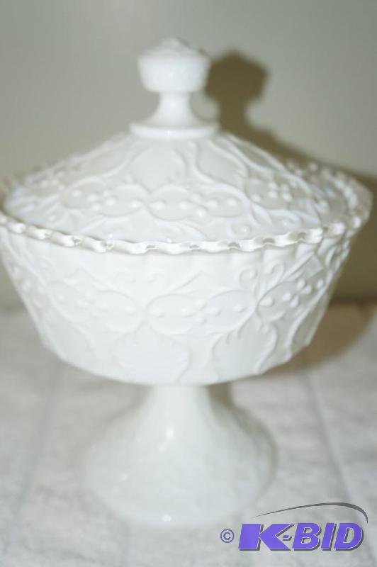 lot 92 image: Fenton Milk Glass Candy Dish Compote on Pedestal with Lid