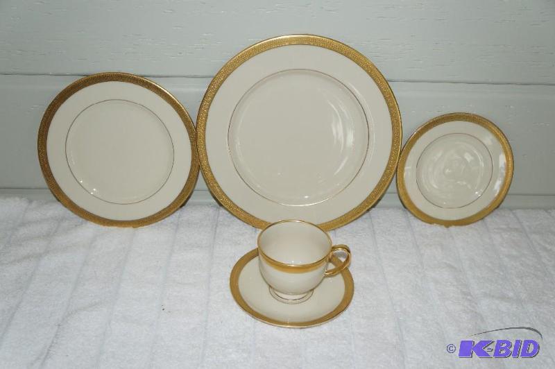 lot 107 image: Lenox Lowell Pattern 5 Piece Place Setting for 8  2 Oval Vegi Bowls (42 Pieces Total)