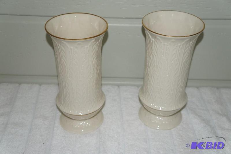 lot 115 image: Lot of 2 Lenox 9.5 Vases