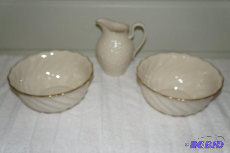 lot 117 image: Lot of 3 Lenox Pieces
