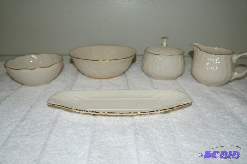 lot 119 image: Lot of 5 Lenox Pieces