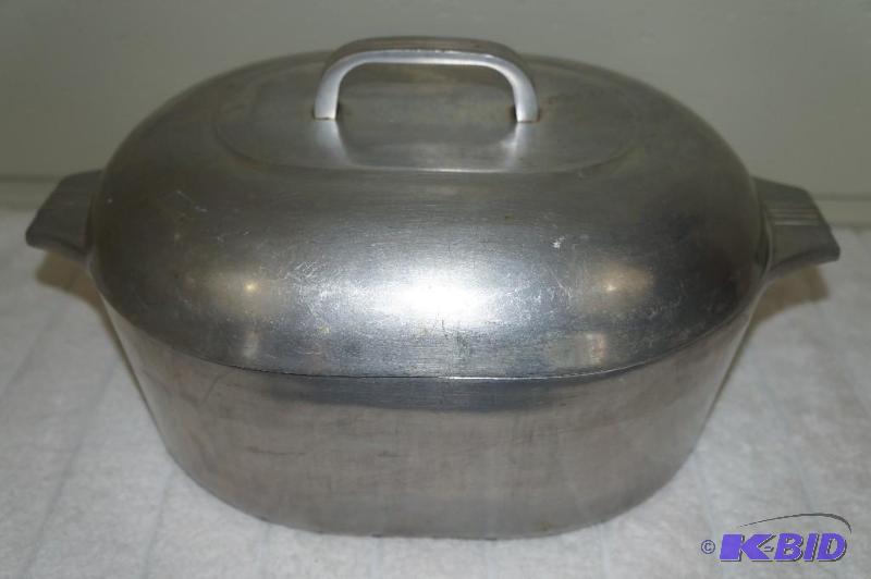 Sold at Auction: Vintage Wagner Ware Magnalite 4265-M Roaster