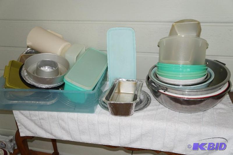 lot 155 image: Large Lot of Kitchen Items