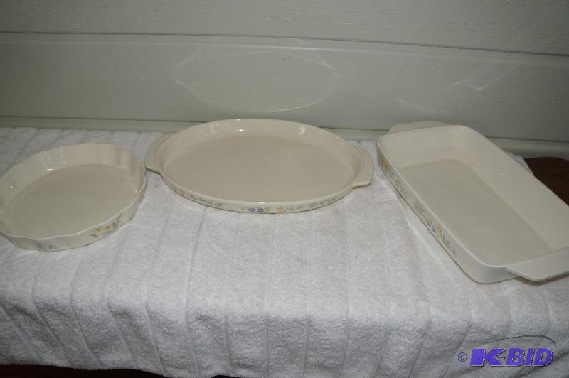 lot 165 image: Set of 3 Lenox Oven Casserole Dishes