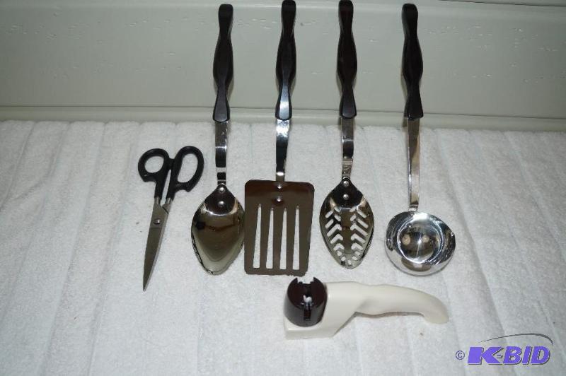 lot 172 image: Lot of 6 Cutco Cutlery Kitchen Tool Set