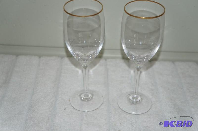 lot 191 image: Set of 2 Crystal Goblets with 24k Goldleaf Trim
