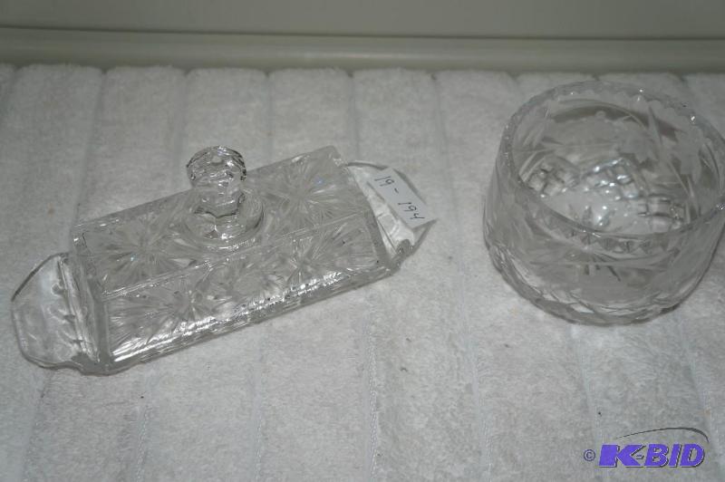 lot 194 image: 24% Lead Crystal Butter Dish & Candy Dish