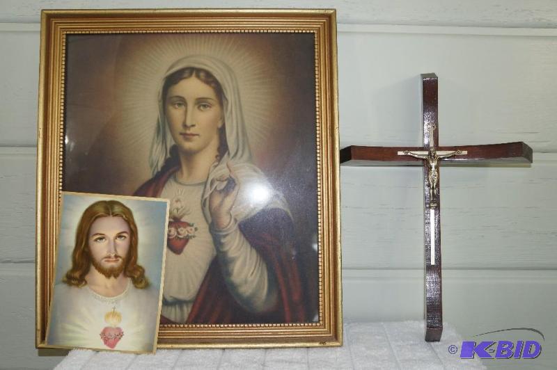 lot 20 image: Set of 3 Religious Items
