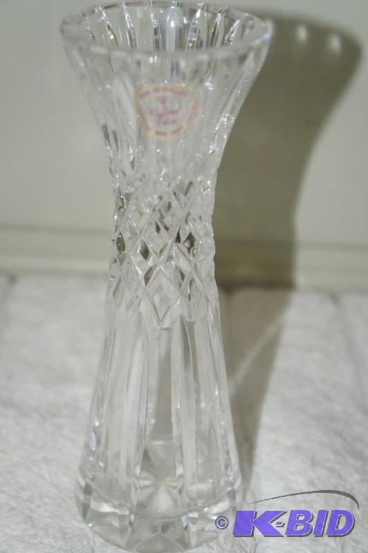 lot 203 image: 24% Lead Crystal Single Bud Vase