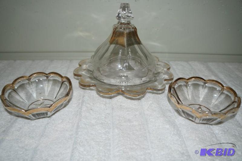 lot 209 image: Lot of 4 Glassware