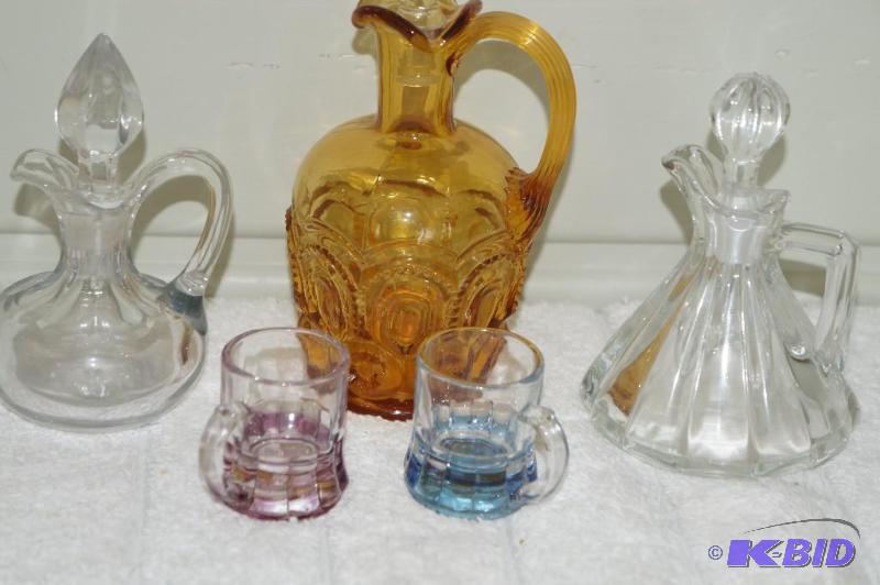 lot 210 image: Lot of 5 Pieces of Glassware - Some Depression, Some Fenton