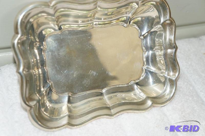 lot 237 image: Windsor Reed & Barton Sterling Silver Tray