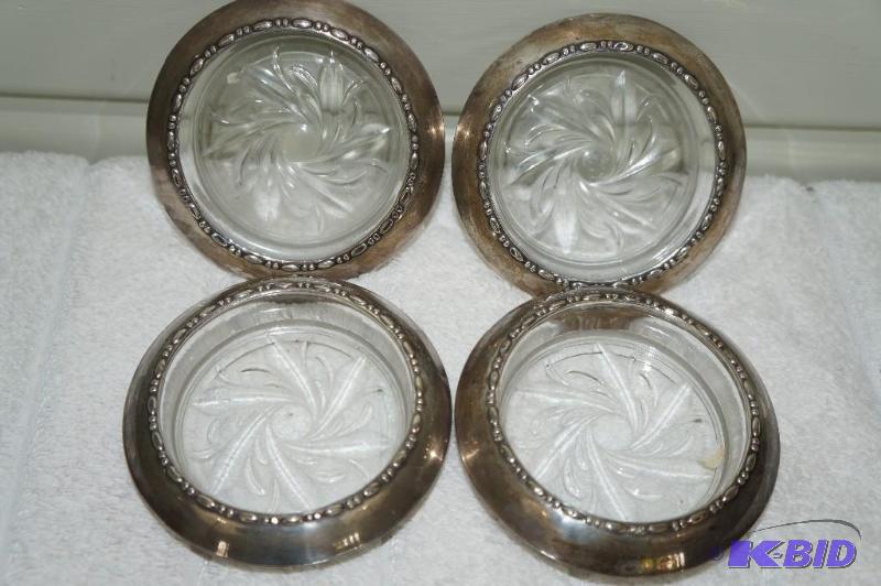 lot 241 image: Set of 4 4 Silver & Glass Coasters