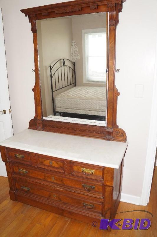 lot 263 image: Marble Topped 3 Drawer Dresser with Mirror