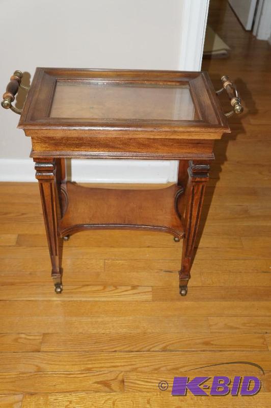 lot 265 image: Antique  Vintage Serving Table with Detachable Serving Tray